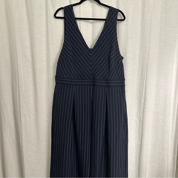1901 Tie Back Navy Pinstripe Cropped Jumpsuit elastic waist tie back plus sz 20 - Picture 3 of 6